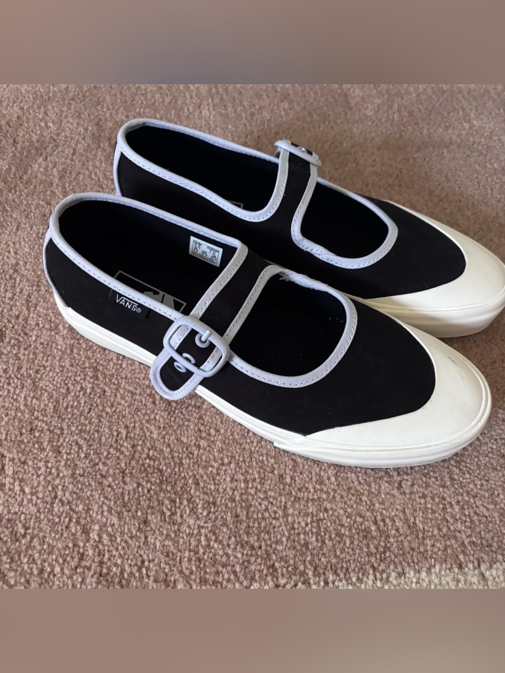 NEW Vans Mary Jane Black Canvas Skate Shoes Sneakers Women Size 7 Retro - Picture 2 of 6